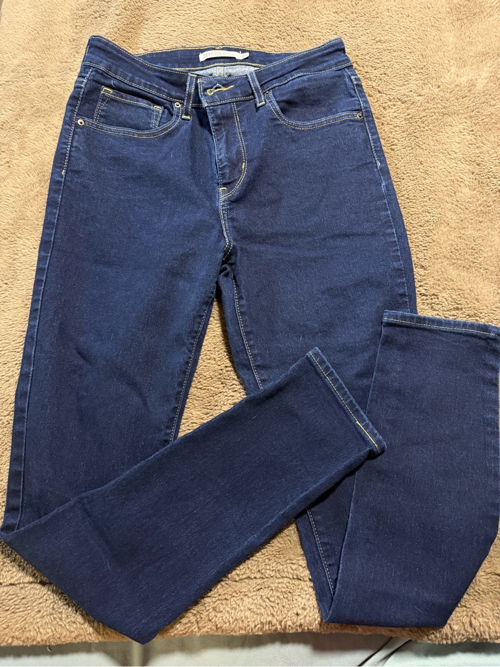 W28 L30 • Levi’s 721 High Rise Skinny